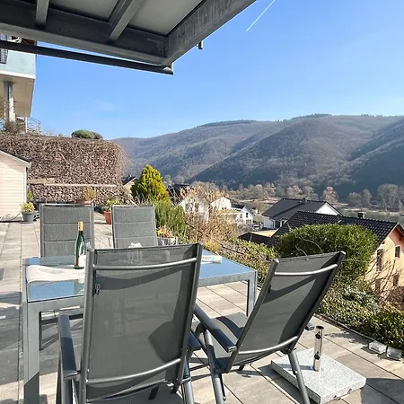 Sonnenterrasse, 1-4 Personen, 2 Schlafzimmer, Grosse Terrasse Appartement