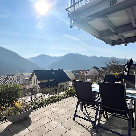 Sonnenterrasse, 1-4 Personen, 2 Schlafzimmer, Grosse Terrasse * Müden