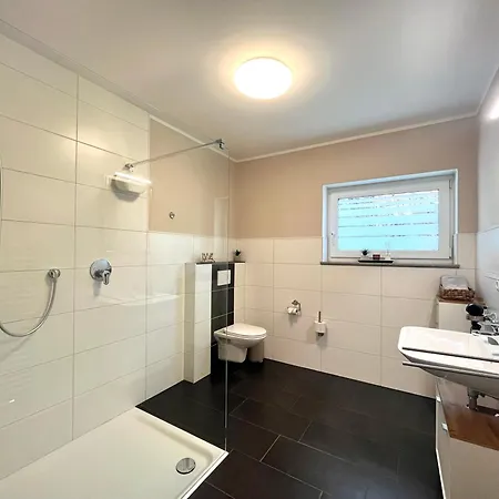 Sonnenterrasse, 1-4 Personen, 2 Schlafzimmer, Grosse Terrasse Appartement *