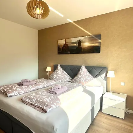 Sonnenterrasse, 1-4 Personen, 2 Schlafzimmer, Grosse Terrasse * Müden