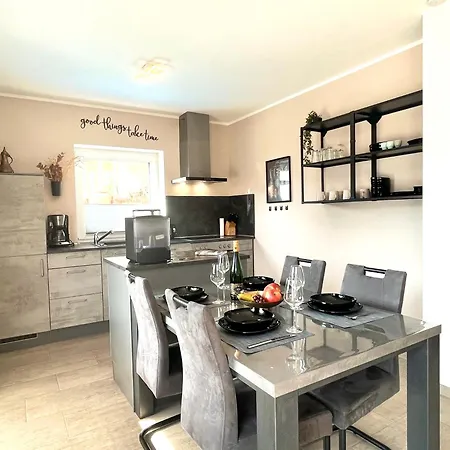 Sonnenterrasse, 1-4 Personen, 2 Schlafzimmer, Grosse Terrasse