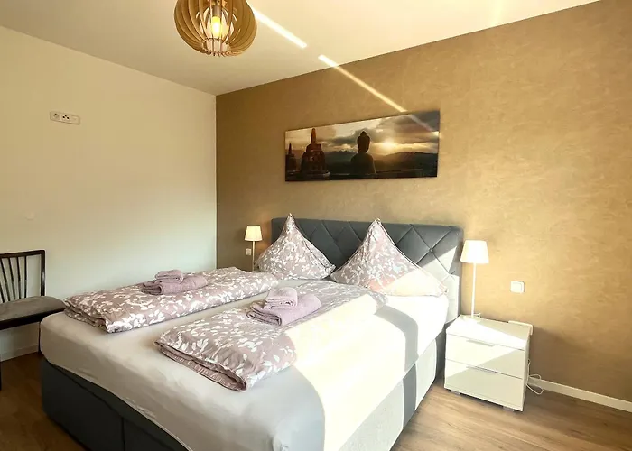 Sonnenterrasse, 1-4 Personen, 2 Schlafzimmer, Grosse Terrasse * Müden