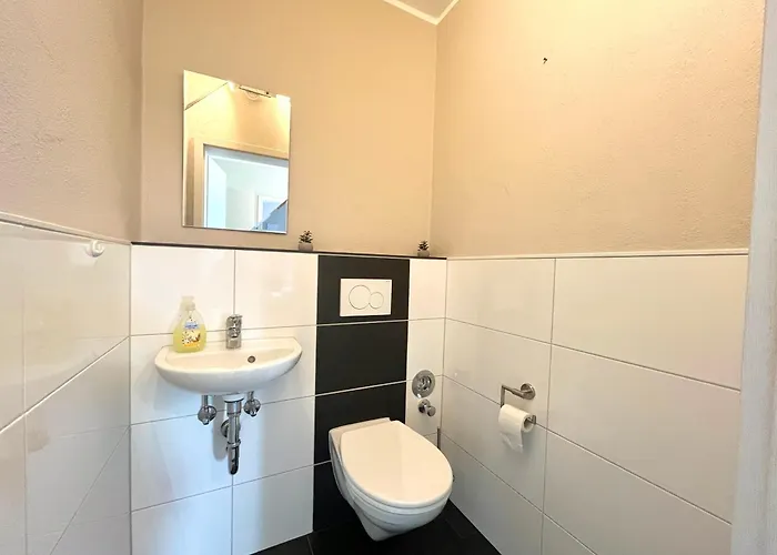 Sonnenterrasse, 1-4 Personen, 2 Schlafzimmer, Grosse Terrasse דירה *