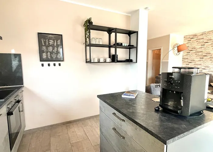 Sonnenterrasse, 1-4 Personen, 2 Schlafzimmer, Grosse Terrasse Müden